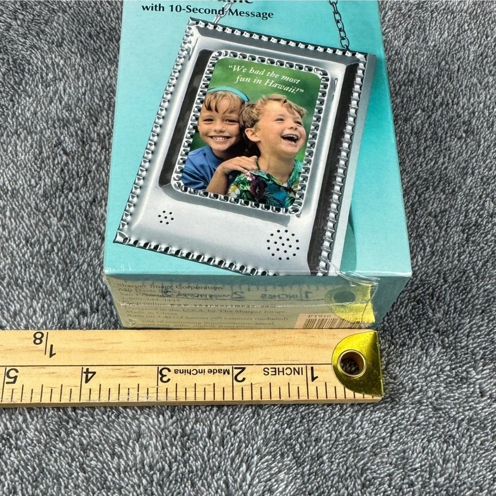 Sharper Image Talking Pictures Photo Frame Chrome 2x3 Recordable Message PT810‎